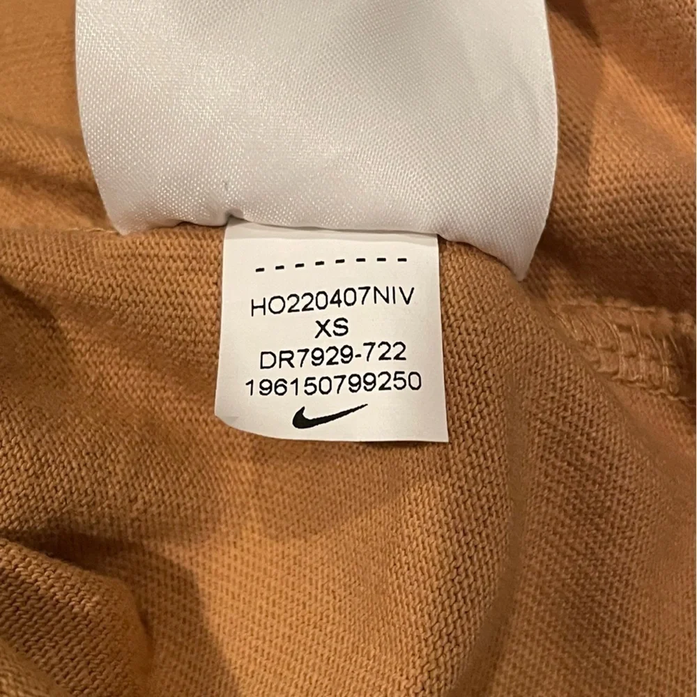 Nike Sportswear Premium Essentials Men's Long-Sleeve Pocket T-Shirt product Nike